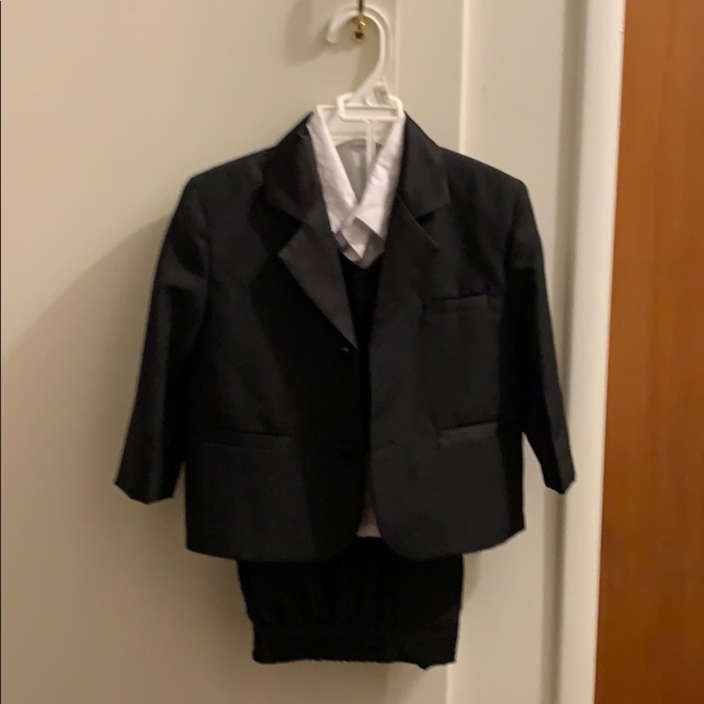 24M tuxedo